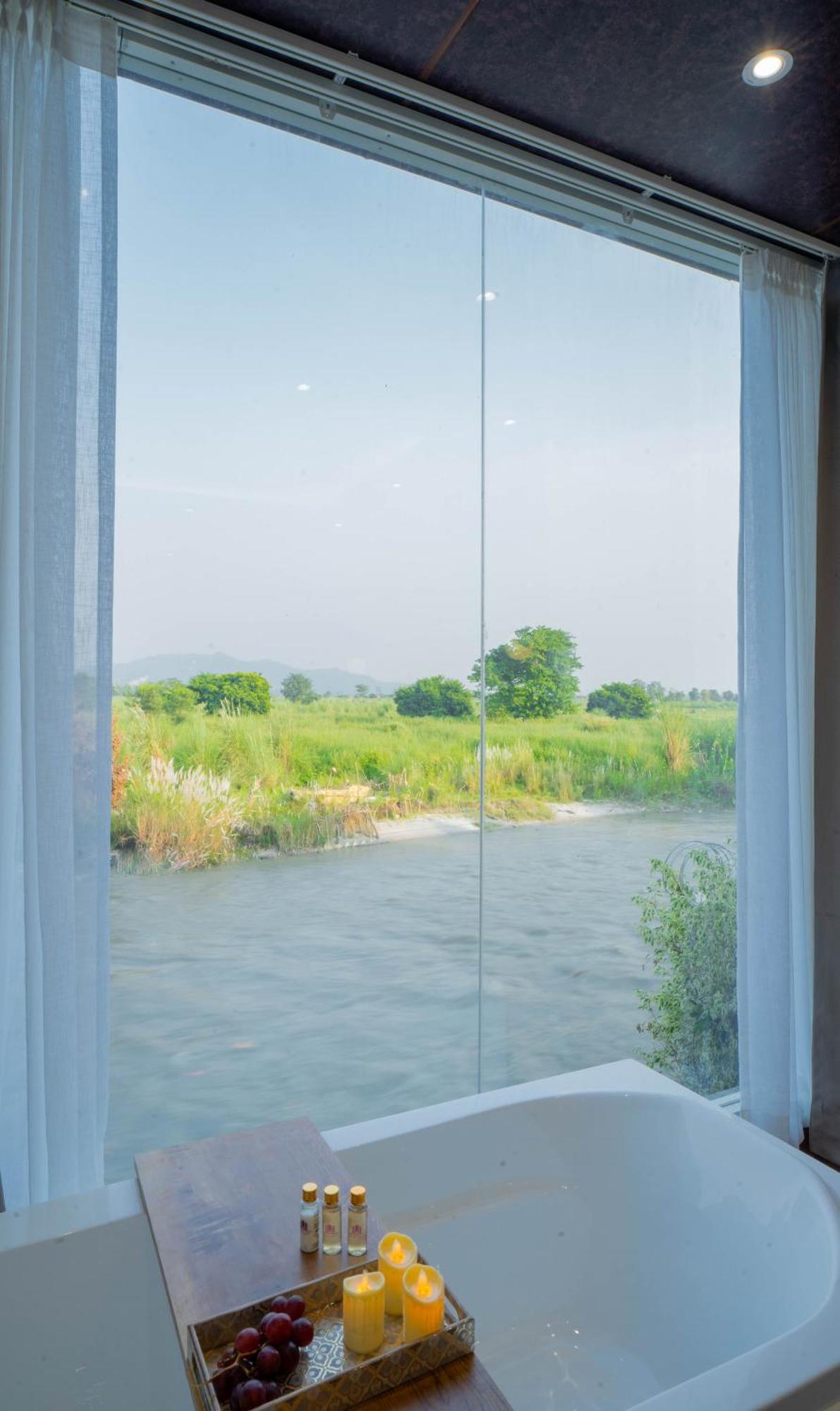 Sukoon By The Ganges - A Riverside Retreat ハリドワール エクステリア 写真
