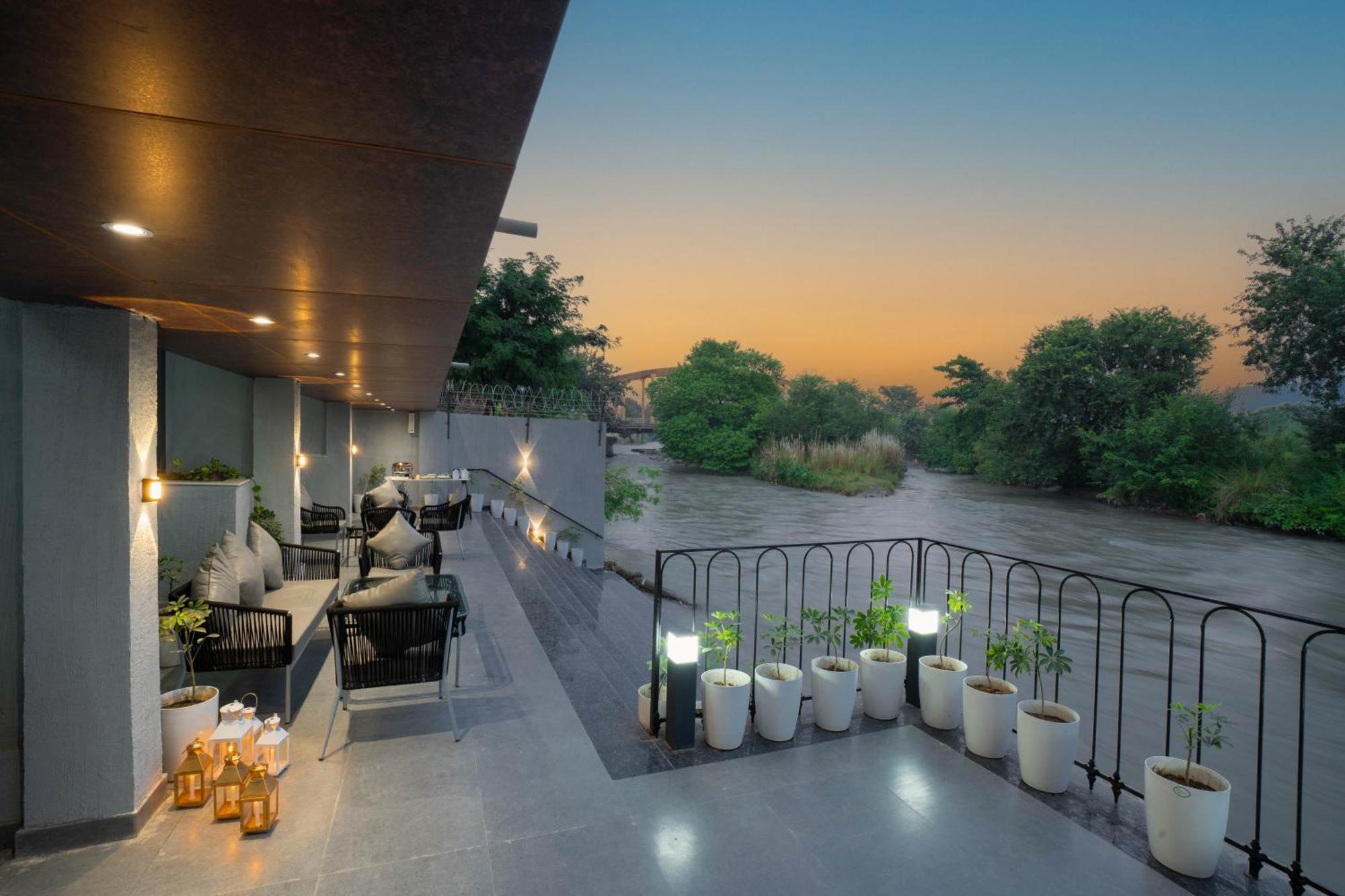 Sukoon By The Ganges - A Riverside Retreat ハリドワール エクステリア 写真