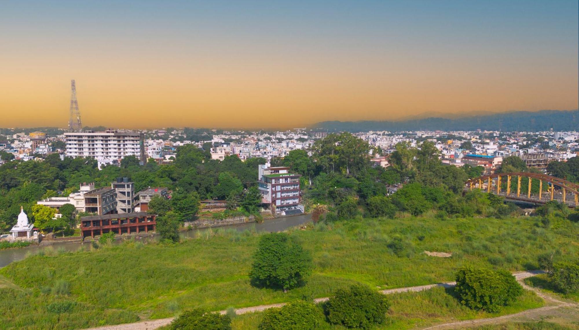 Sukoon By The Ganges - A Riverside Retreat ハリドワール エクステリア 写真