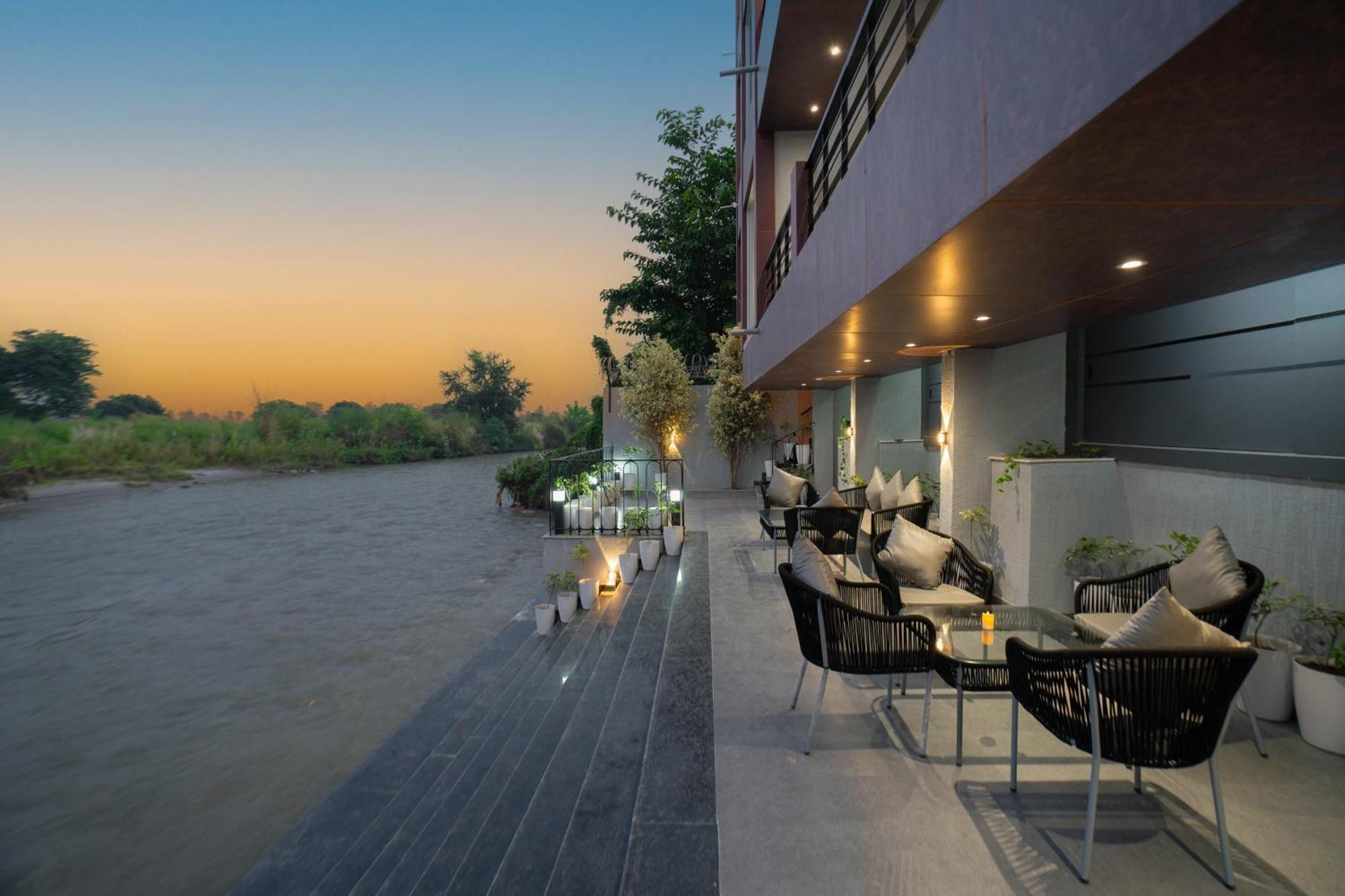 Sukoon By The Ganges - A Riverside Retreat ハリドワール エクステリア 写真