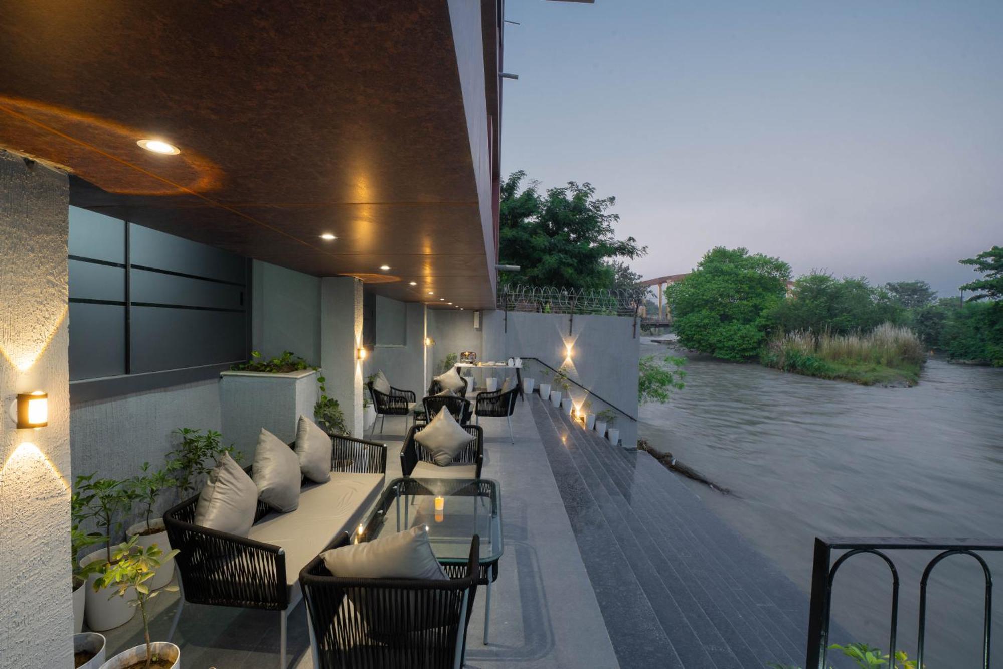 Sukoon By The Ganges - A Riverside Retreat ハリドワール エクステリア 写真