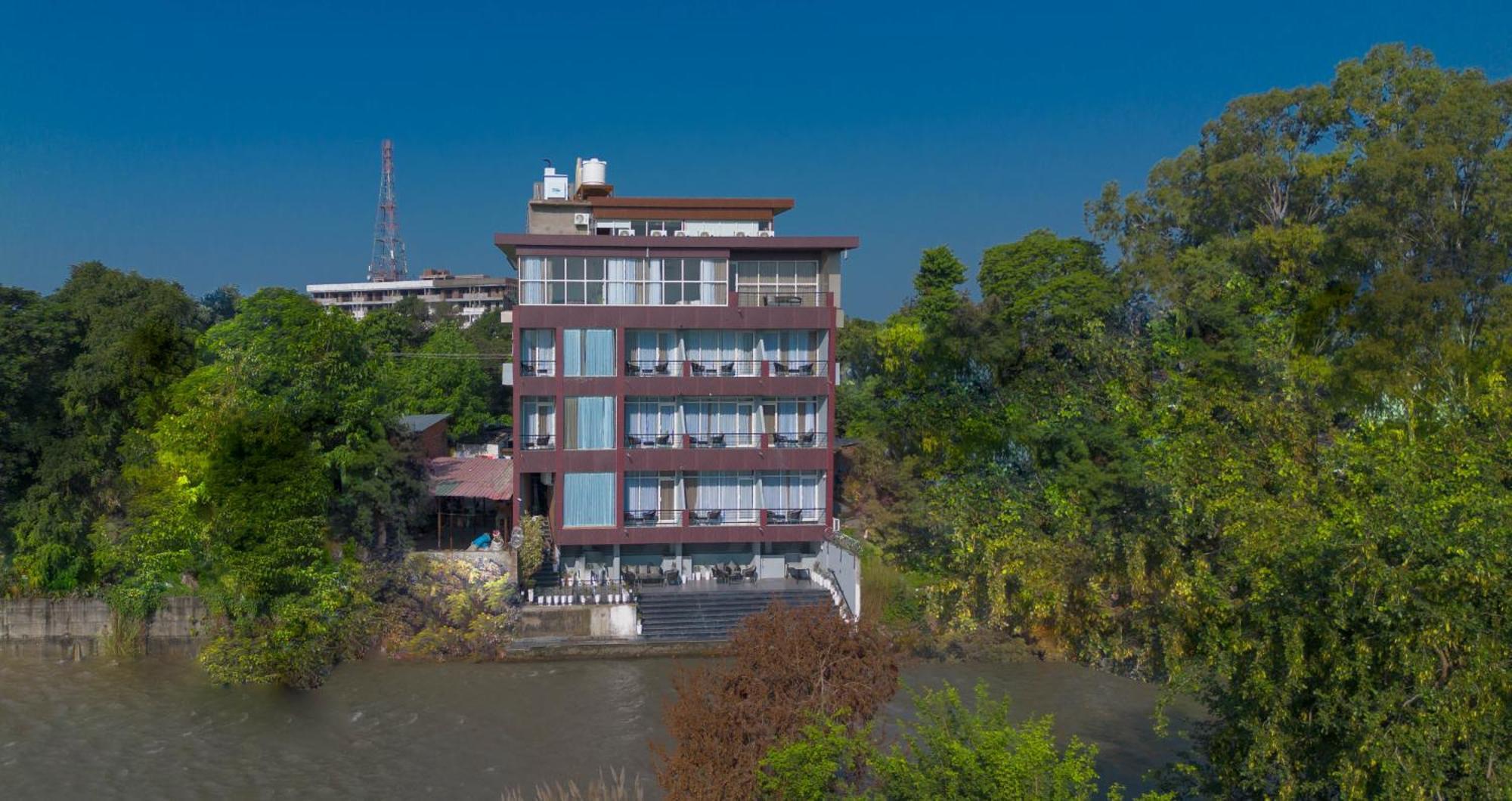 Sukoon By The Ganges - A Riverside Retreat ハリドワール エクステリア 写真